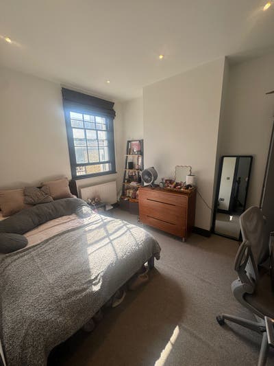 Room for rent Stepney Green - &pound;800/month + bills Main Photo
