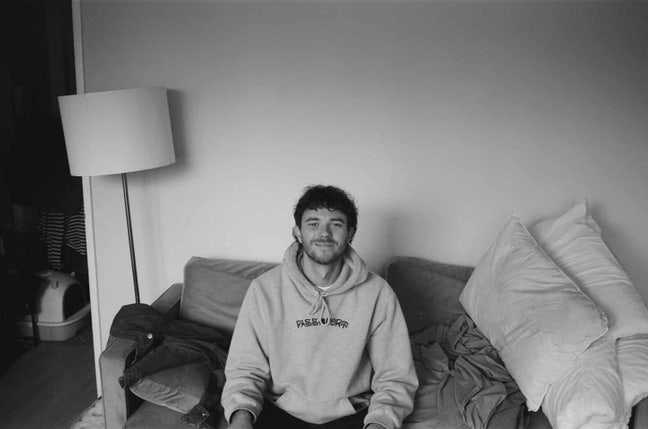 I am a professional male aged 32. I am lookin... Main Photo
