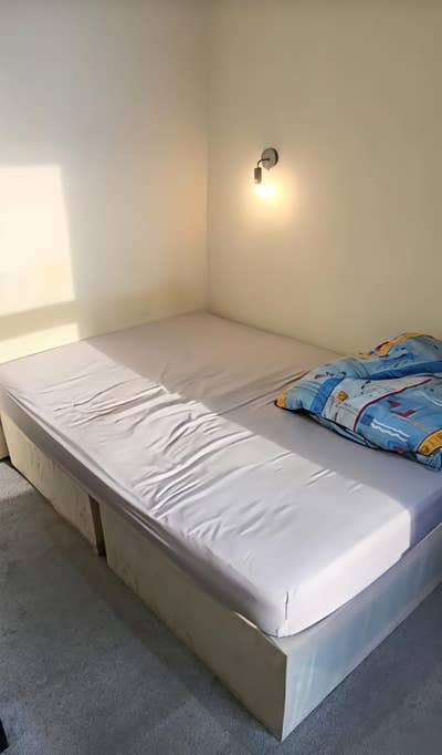  Double room is available for rent in - M43 7UD Main Photo