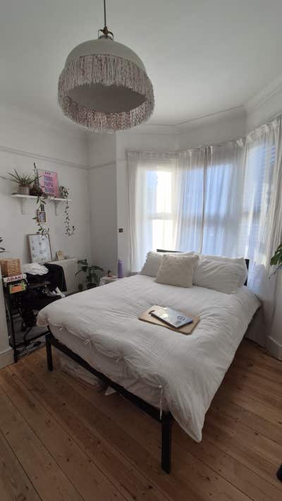Spacious double room in a bright 2-bed flat Main Photo