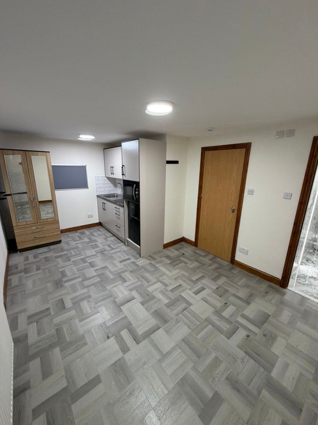 🔥 8 Modern En-Suite Rooms Available – Birmingham Main Photo