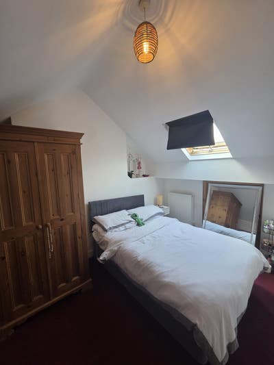Bedroom plus office room in clean and friendly hom Main Photo