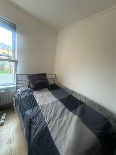 🏡Double Room Available in a Beautiful New House Main Photo