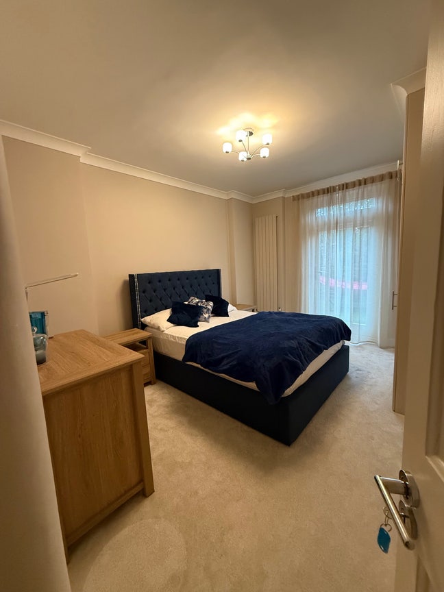 Large Double En-Suite Room with Balcony, Garden  Main Photo