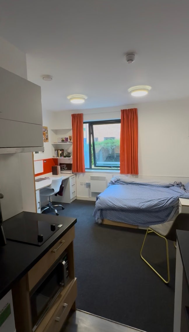 Private studen en-suite room available for sublet  Main Photo