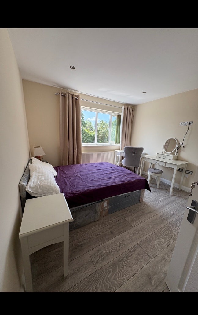Double room near Heathrow  Main Photo