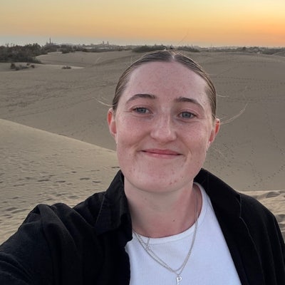 Professional Female seeks a double room Main Photo