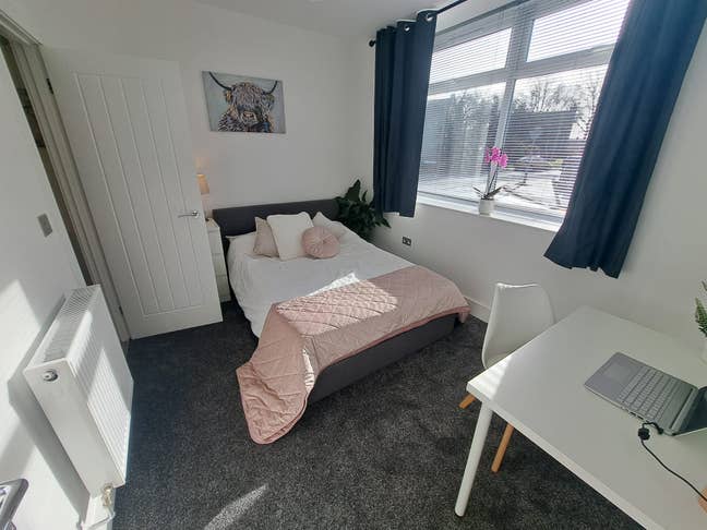 Double En-suite Room With Desk And OSP BS15 Main Photo