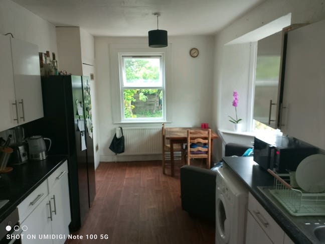 Room in a House in North London  Main Photo