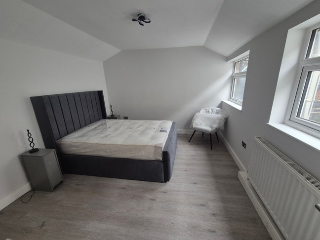 Brand new ensuites to let.  Main Photo