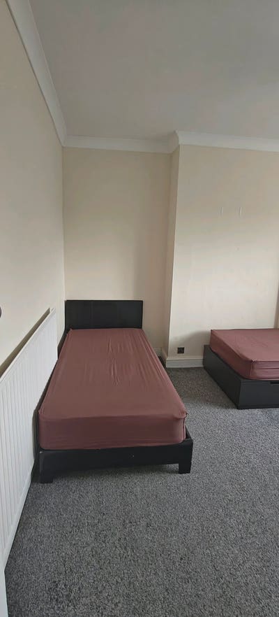 Large Double Room available with – Flexible Option Main Photo
