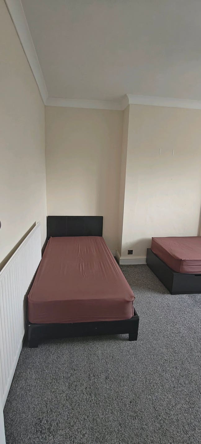 Large Double Room available with – Flexible Option Main Photo