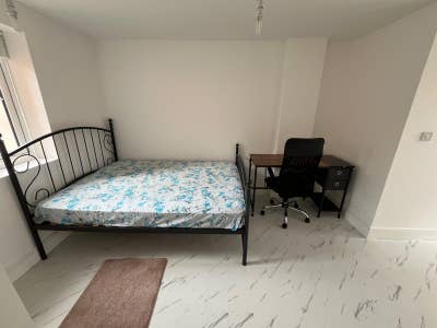 Furnished Studio/En-Suite Room in Slough-Langley Main Photo