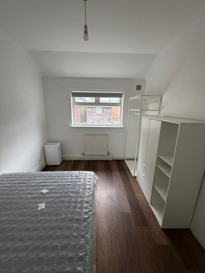 Fully Furnished Double  &pound;850PM East London Main Photo