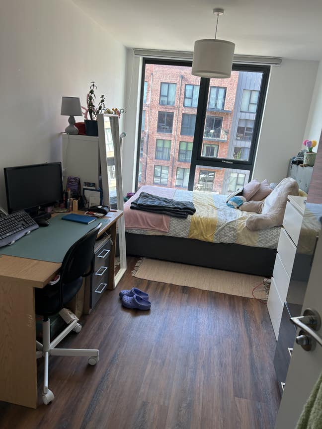 Double room with ensuite in two-bed Kelham flat Main Photo