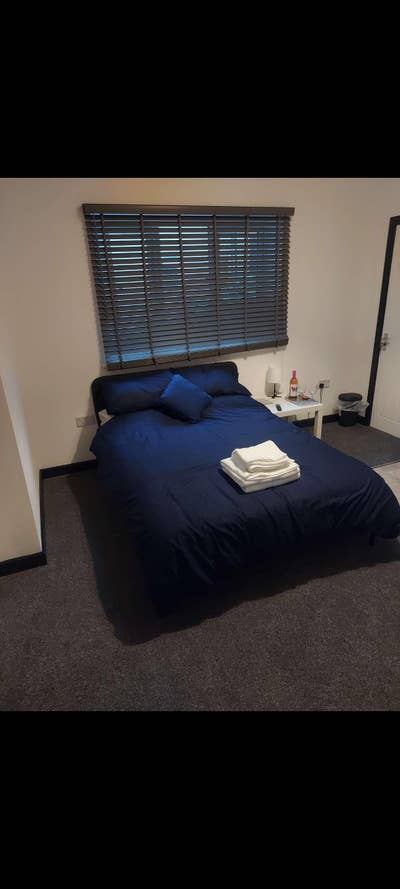  Very Large, Spacious Double Room with Private Kit Main Photo