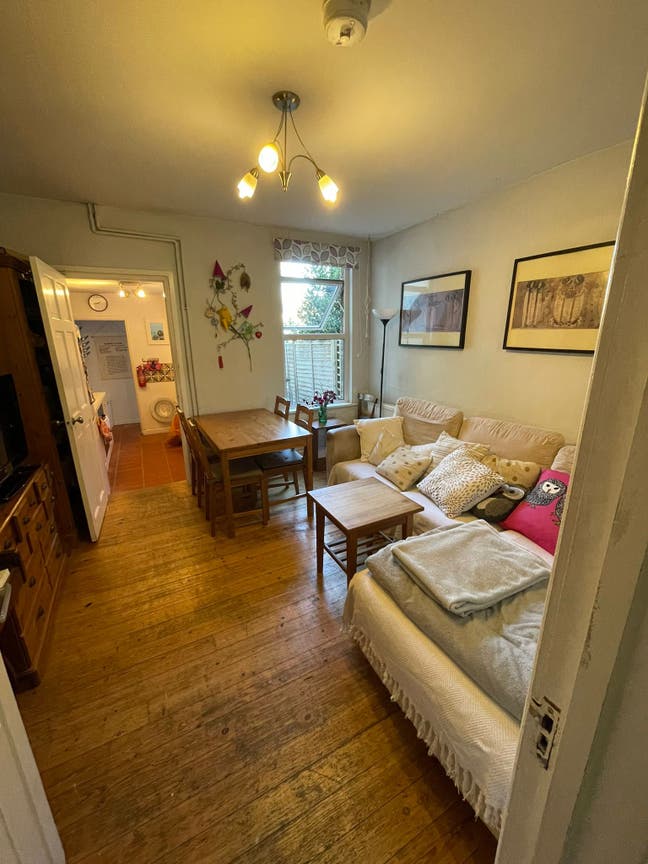 2 rooms available on the best street in Oxford! Main Photo