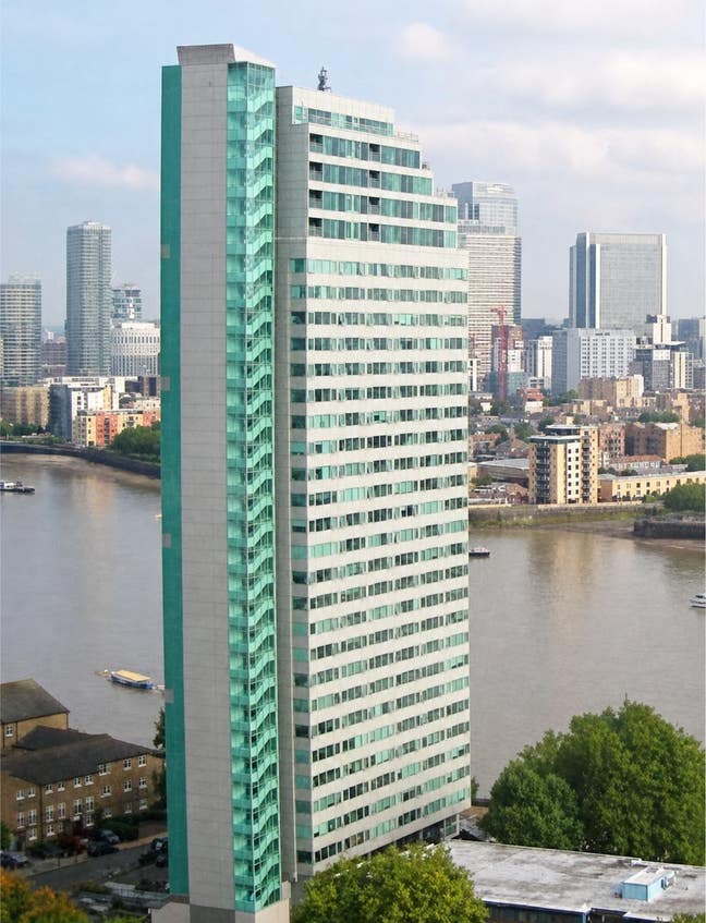  Double Bed, Storage & River views Main Photo