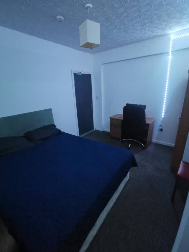 A beautiful double room for rent in Salford.  Main Photo