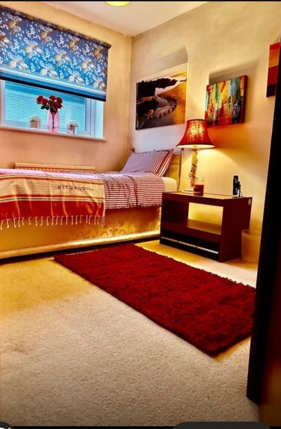Single room available for rent (female only) Main Photo