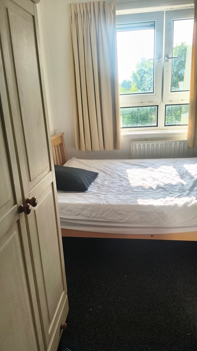 Single bedroom flat Available Main Photo