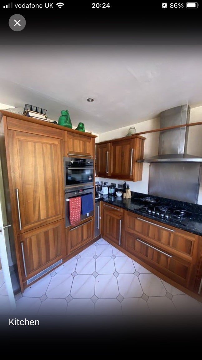 Very bright double room available  Main Photo