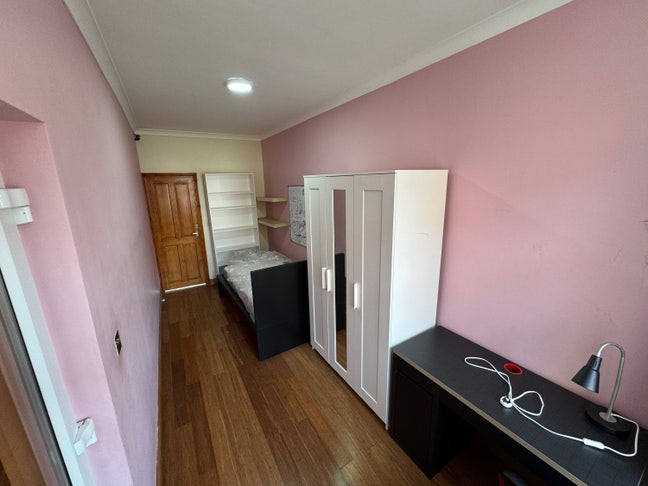Modern Furnished Ensuite Single Room Near East Ham Main Photo