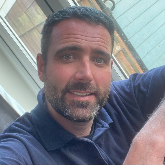Professional tradesmen Male seeks a double room Main Photo