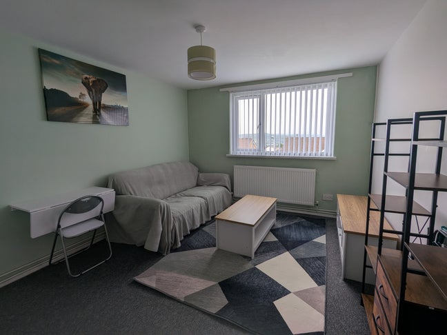 Furnished private living room & dble bedroom. Main Photo
