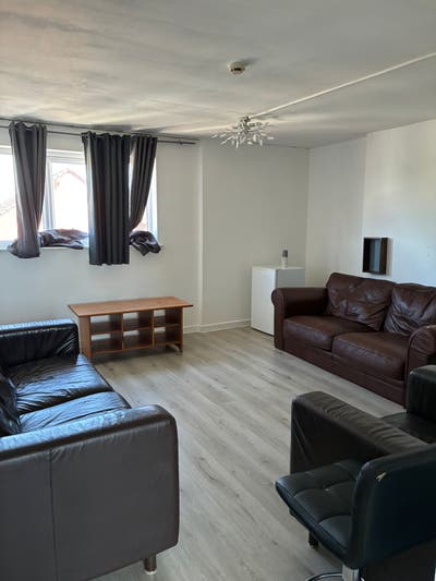 Fully furnished Room to rent  Main Photo