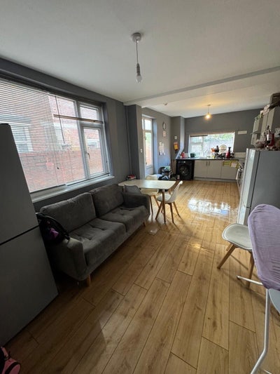 Large Room To Rent HU3!! Main Photo