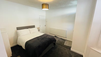 Double Room in Shared House - Couples Occupancy Main Photo