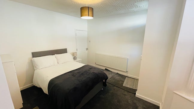 Double Room in Shared House - Couples Occupancy Main Photo