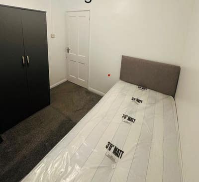 🏡 Brand New Single Room Available in Dagenham RM9 Main Photo