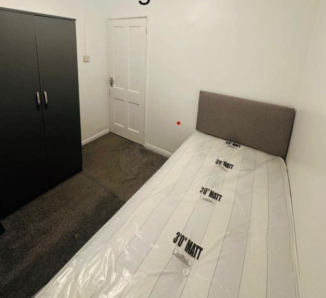 🏡 Brand New Single Room Available in Dagenham RM9 Main Photo