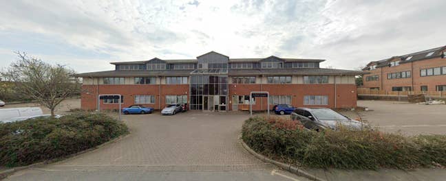 1 bedroom Apartment to Rent in Leatherhead Main Photo