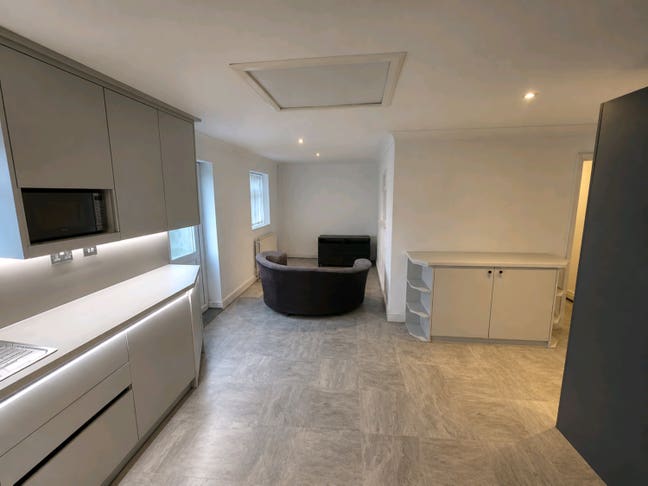 1 bed flat to rent. 10 min walk to station Main Photo