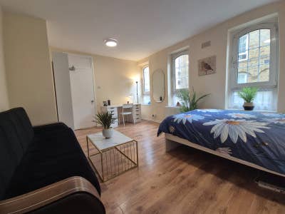 Brand new double rooms in Wapping Main Photo