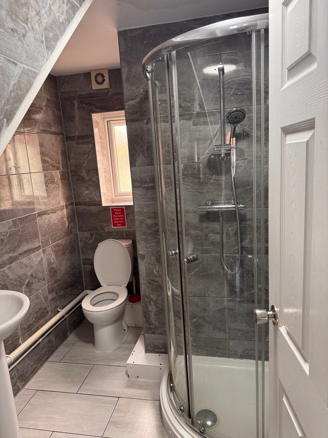 Double bedroom in Oldbrook Main Photo