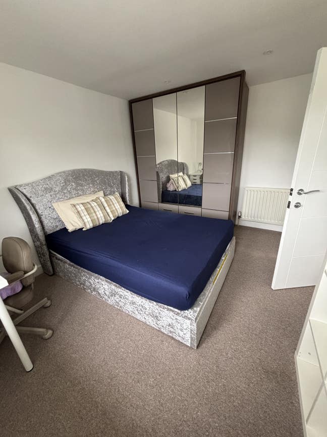 Spacious 3-Bedroom House Share  CB1 Main Photo