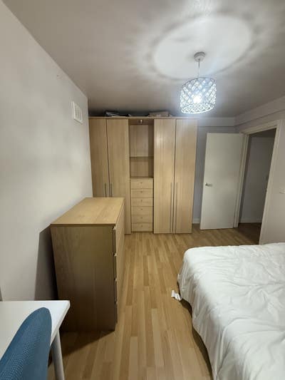 Room available in Queens park with a reasonable p  Main Photo