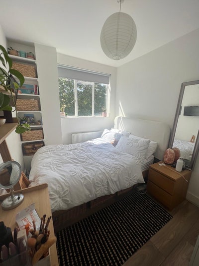 Cosy double room available in Clapham South Main Photo