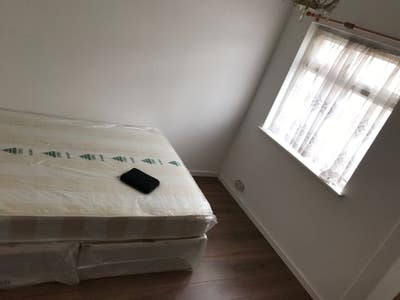 Large Double Room – Stylish Flat with Garden Main Photo
