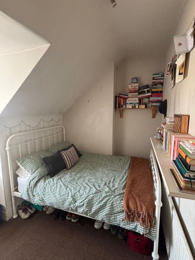 Small double room  Main Photo