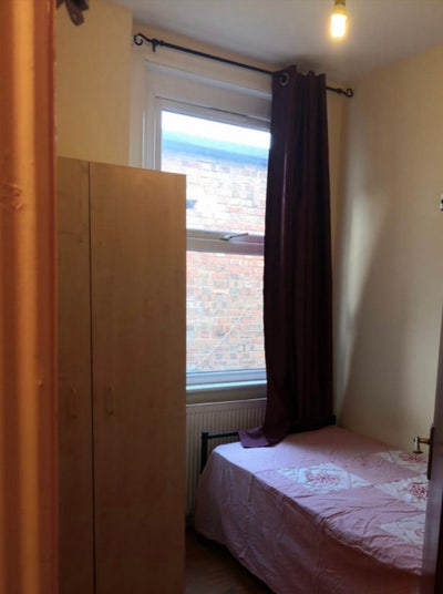 Single Room for Rent Main Photo
