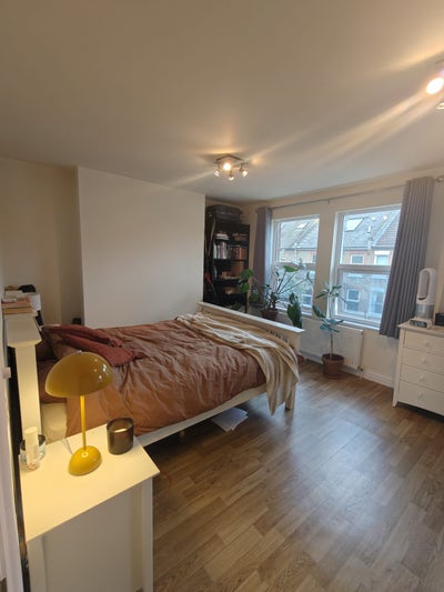 Double Room in Friendly West London Flatshare Main Photo