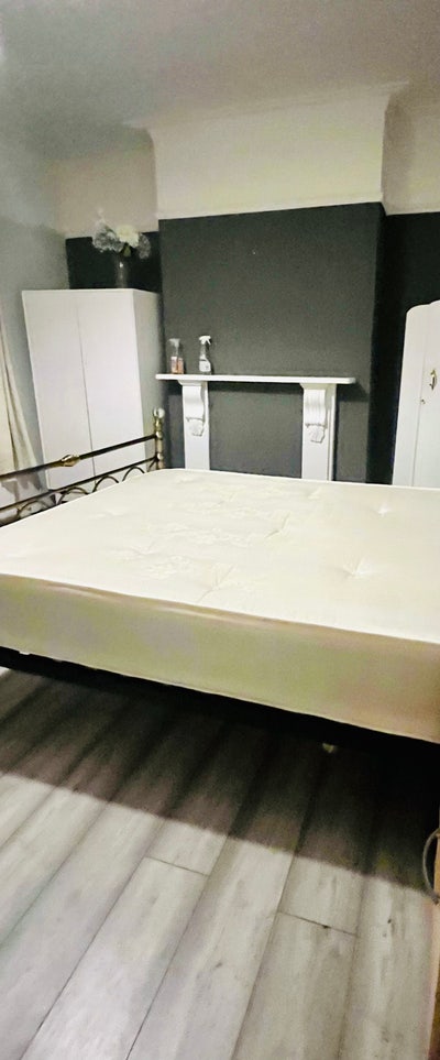 Two lovely large rooms 2 min to Walthamstow statio Main Photo