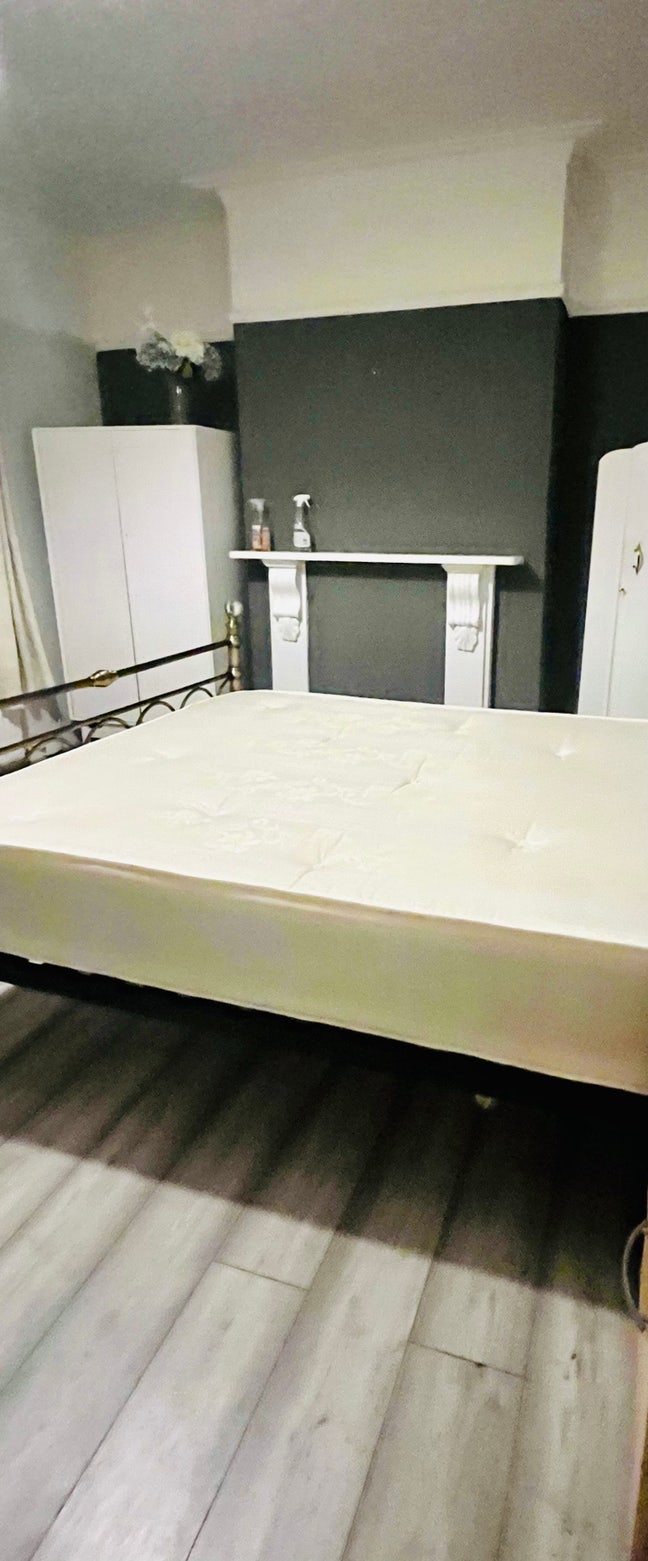 Two lovely large rooms 2 min to Walthamstow statio Main Photo