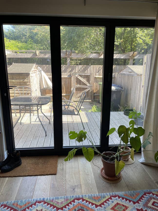 Looking for third flatmate! Main Photo