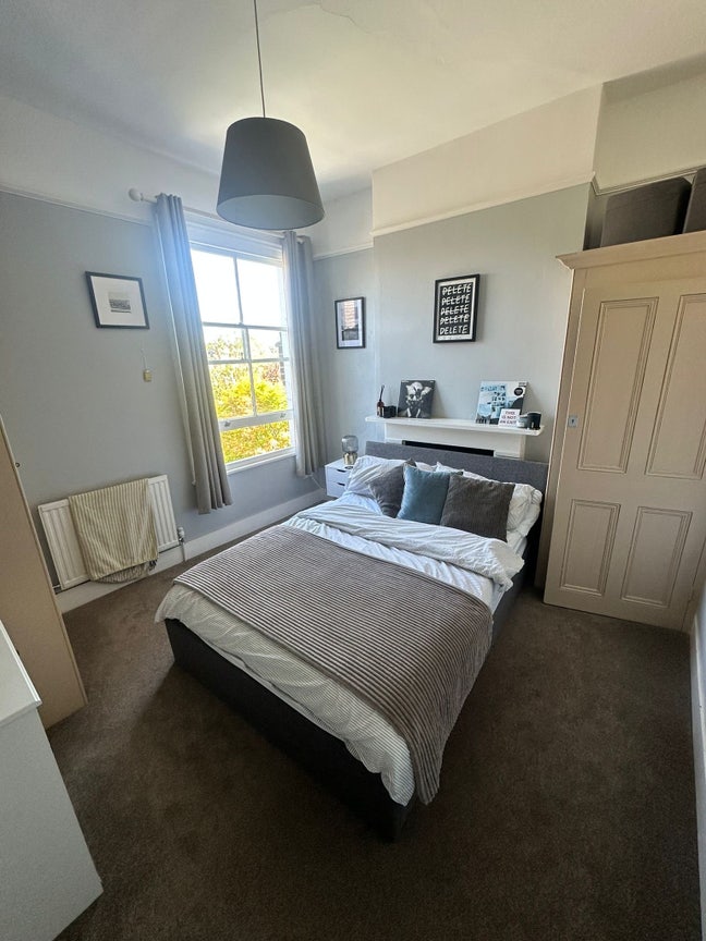 Double Room in large Balham house Main Photo